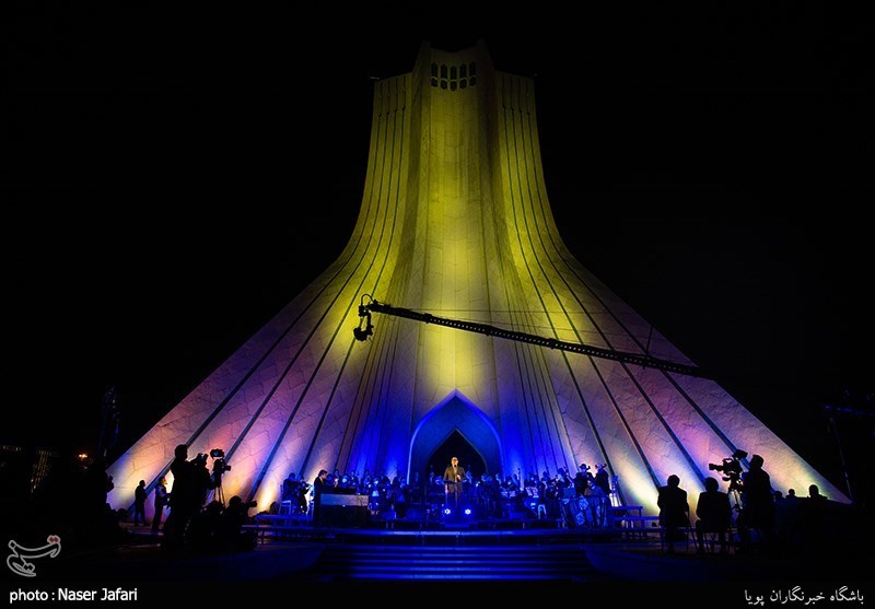 کنسرت علیرضا قربانی در میدان آزادی