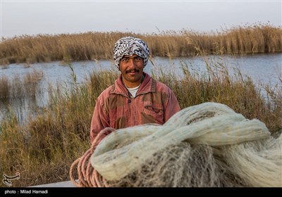 ماهیگیری در حاشیه جاده شادگان - اهواز