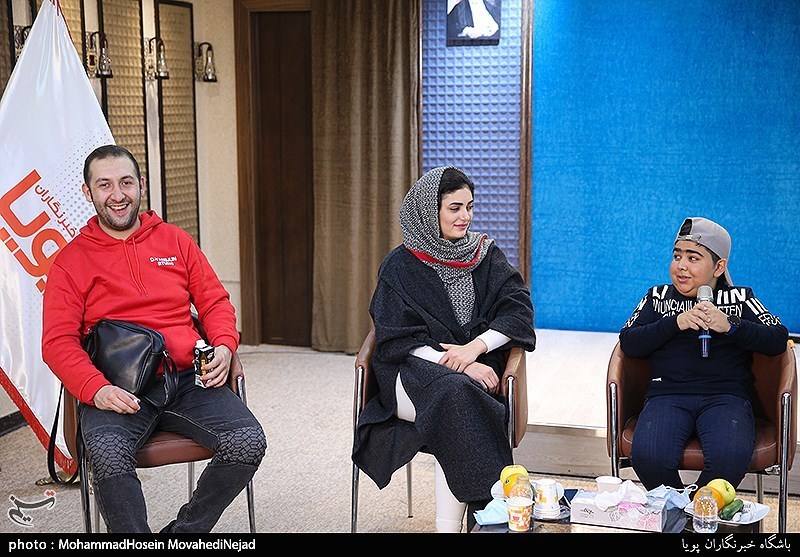 حضور عوامل سریال نوروز رنگی در خبرگزاری تسنیم