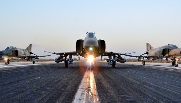 دفاع مقدس , هفته دفاع مقدس , جنگنده‌های ایران , 