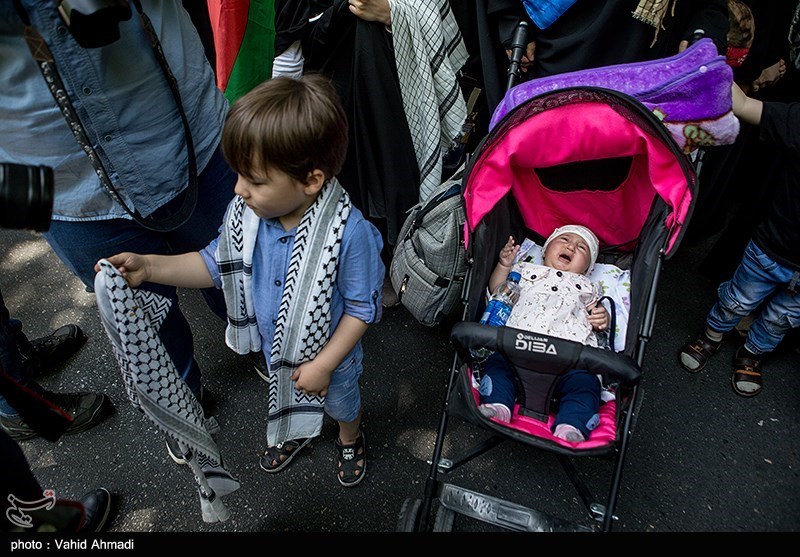 تجمع طلاب جمهوری آذربایجان در مقابل سفارت فلسطین