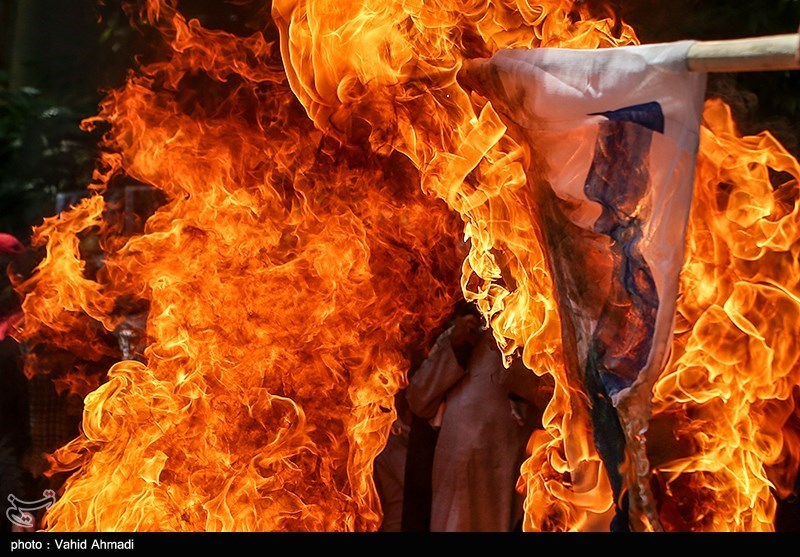 تجمع طلاب جمهوری آذربایجان در مقابل سفارت فلسطین