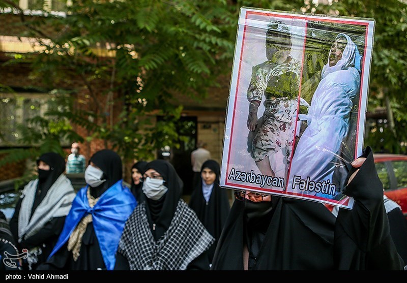 تجمع طلاب جمهوری آذربایجان در مقابل سفارت فلسطین