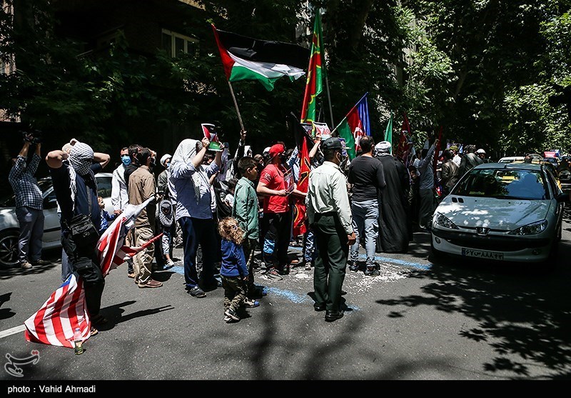 تجمع طلاب جمهوری آذربایجان در مقابل سفارت فلسطین