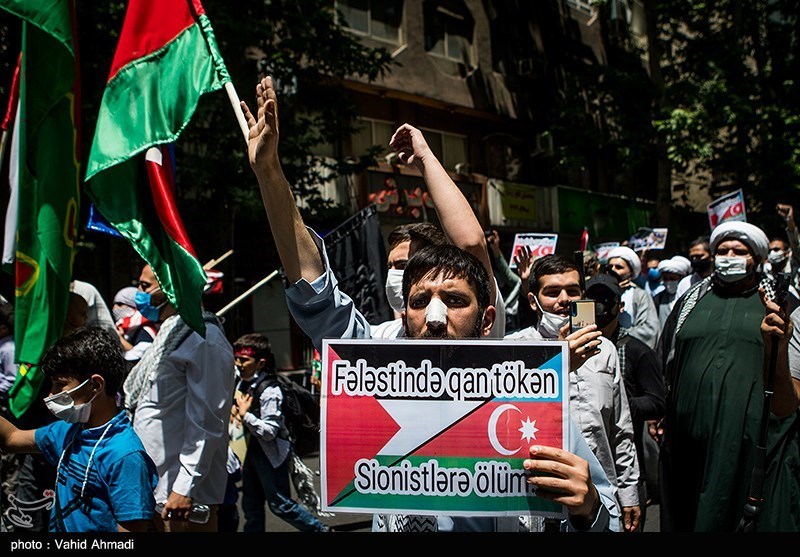 تجمع طلاب جمهوری آذربایجان در مقابل سفارت فلسطین