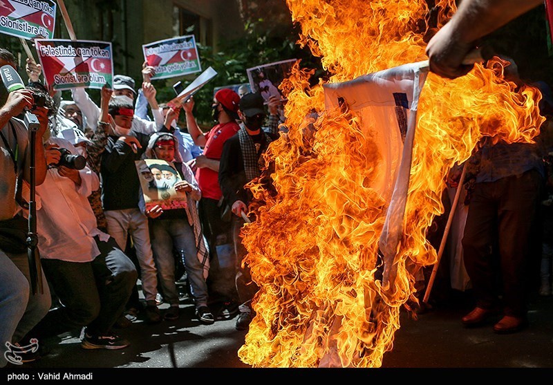 تجمع طلاب جمهوری آذربایجان در مقابل سفارت فلسطین