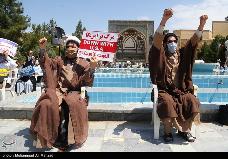 تجمع اساتید و طلاب حوزه علمیه قم