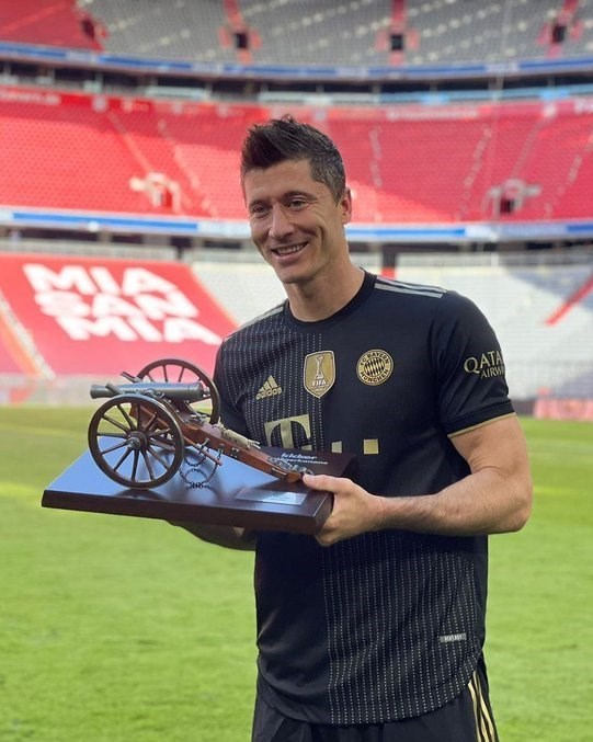 بوندس‌لیگا آلمان , روبرت لواندوفسکی , تیم فوتبال بایرن مونیخ , تیم فوتبال وردربرمن آلمان , 