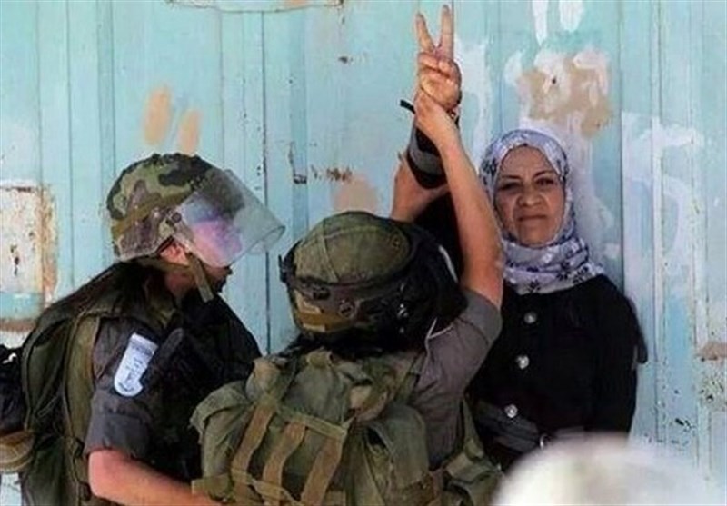 تسنيم فلسطين/ المرأة الفلسطينية أيقونة الشجاعة