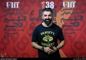 نیما ابراهیمی بازیگر در دومین روز سی‌وهشتمین جشنواره جهانی فیلم فجر در پردیس سینمایی چارسو