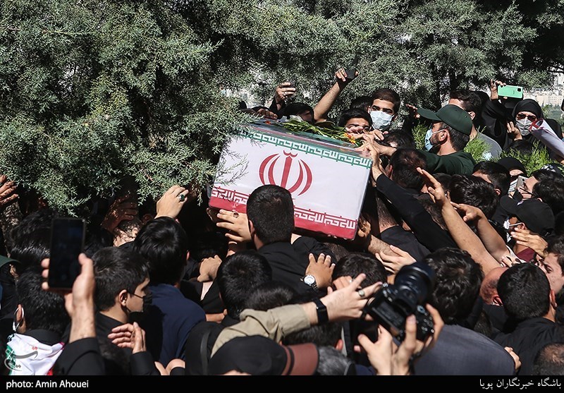 تشییع پیکر شهید مدافع حرم حسن عبدالله زاده