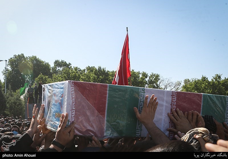 تشییع پیکر شهید مدافع حرم حسن عبدالله زاده