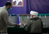 آیت الله جنتی رئیس مجلس خبرگان رهبری درمحل صندوق اخذ رای در شورای نگهبان