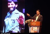 نو سروده احمد بابایی برای حاج احمد متوسلیان:در مسیر شکستِ اسرائیل؛ حاج احمد هنوز فرمانده است+دستخط