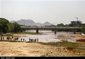 جاری شدن زاینده رود در شهراصفهان