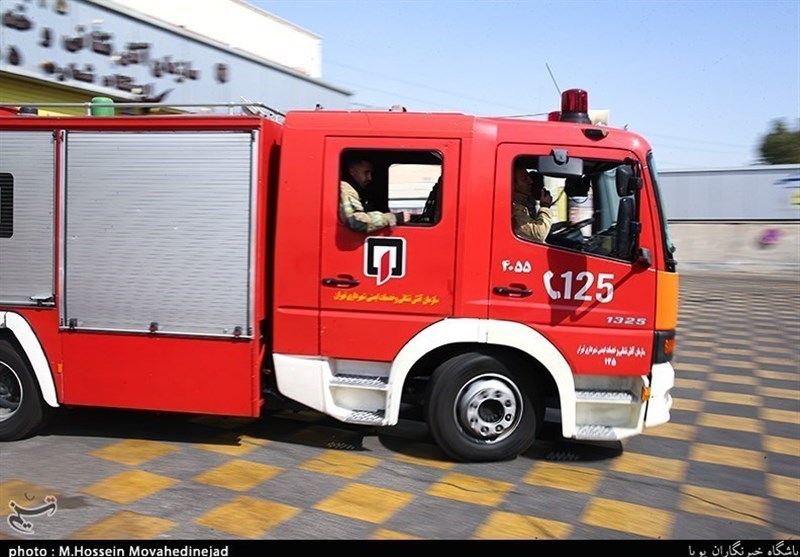 آتش‌سوزی در 20 غرفه بازار گل محلاتی + فیلم و تصاویر