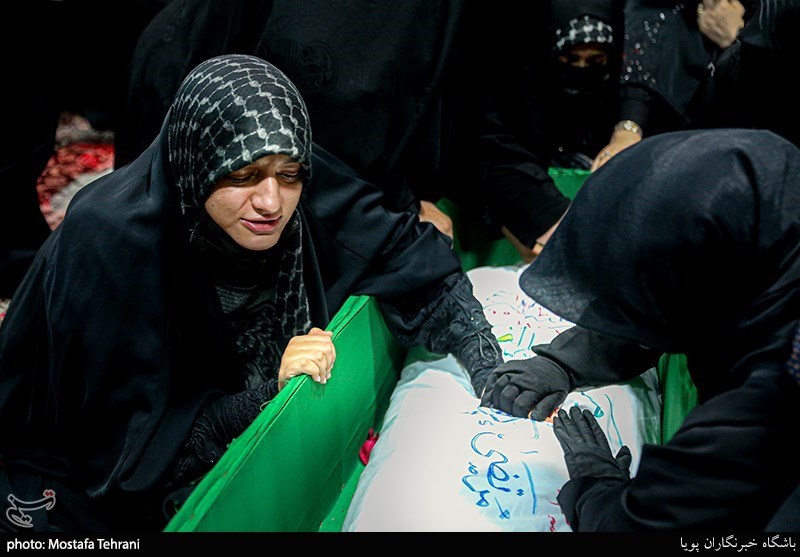 وداع با پیکر شهید مدافع حرم مرتضی کریمی