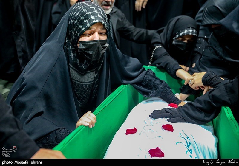 وداع با پیکر شهید مدافع حرم مرتضی کریمی