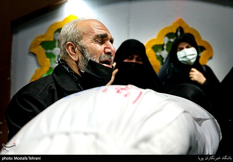 وداع با پیکر شهید مدافع حرم مرتضی کریمی