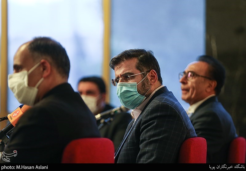 محمد مهدی اسماعیلی وزیر فرهنگ و ارشاد اسلامی در خلوت انس با حضور جمعی از شاعران کشور