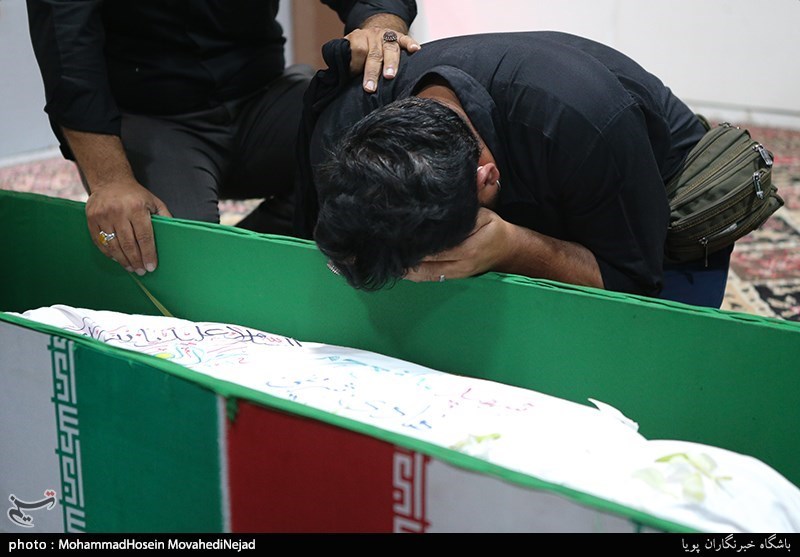 وداع با پیکر شهید مدافع حرم هادی شریفی