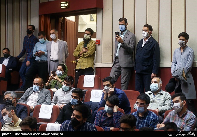 در شب شعر عاشقانه جشنواره موسم گل