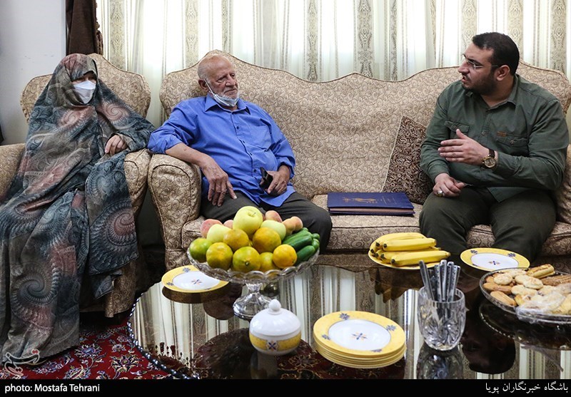 گفتگو محمد کربلایی با پدر و مادر شهید امیرسعید قاسمی