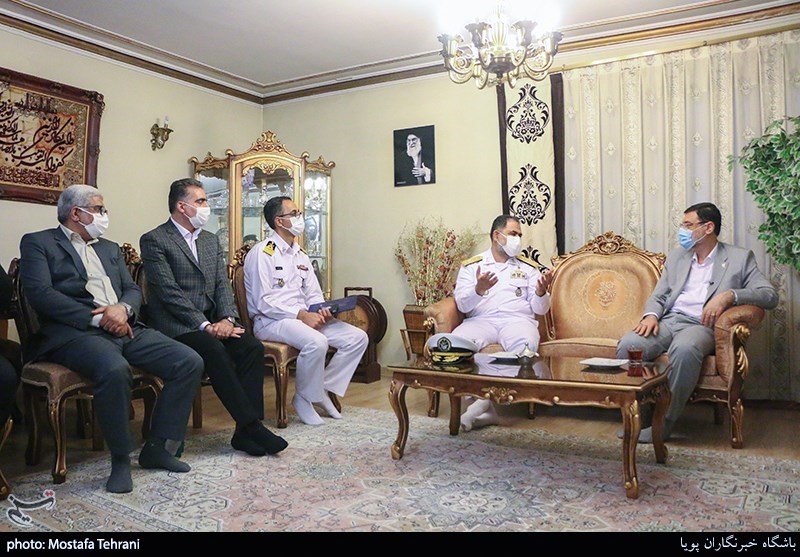 دیدار سید امیرحسین قاضی زاده هاشمی و امیر دریادار شهرام ایرانی  باجانباز 55 درصد خانم شهلا کریمی واحد