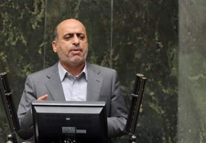 تذکر نماینده مجلس برای جلوگیری از برگزاری سفره افطاری در ادارات