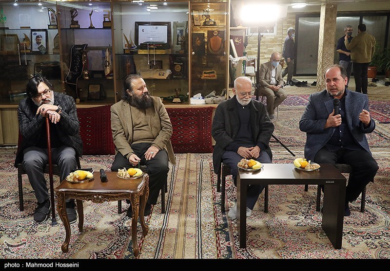 دیدار برخی از هنرمندان با خانواده شهید طهرانی مقدم