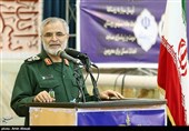 سردار پور جمشیدیان معاون هماهنگ کننده سپاه در پروژه ی محرومیت زدایی و کمک مومنانه قرارگاه مدینه نیروی زمینی سپاه پاسداران در بندرعباس