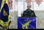 سردار پور جمشیدیان معاون هماهنگ کننده سپاه در پروژه ی محرومیت زدایی و کمک مومنانه قرارگاه مدینه نیروی زمینی سپاه پاسداران در بندرعباس