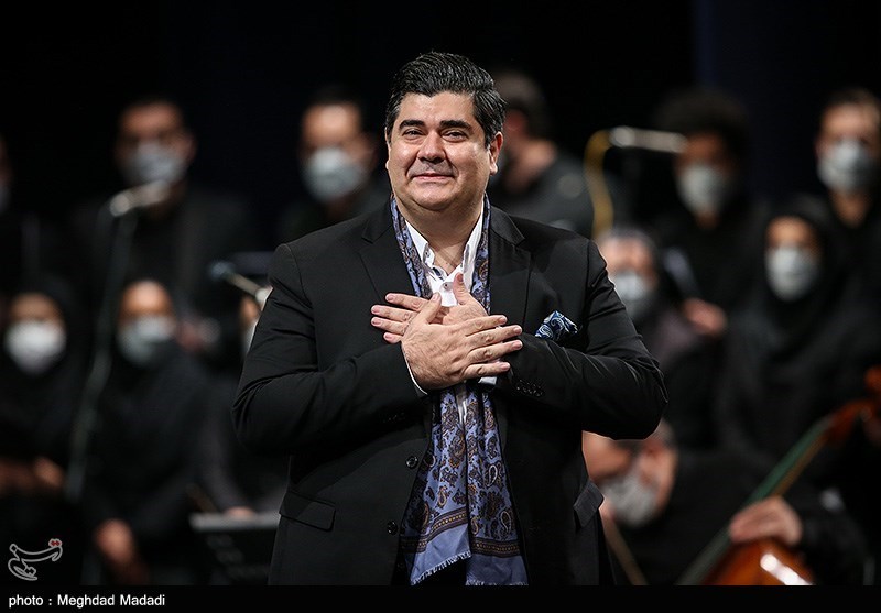 سالار عقیلی خواننده در اجرای سمفونی مقام حماسه