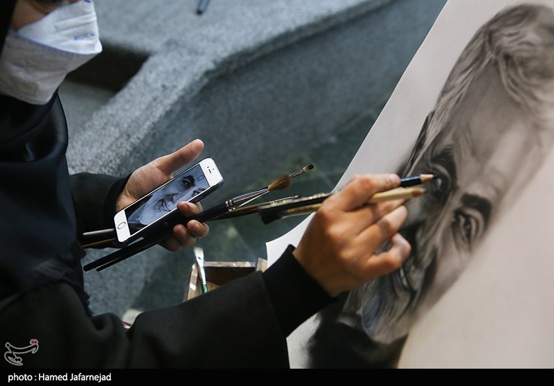 رونمایی از تابلو نقاشی سردار سلیمانی در مراسم  شب شعر مقاومت با عنوان  «شبی با شهید قدس» به مناسبت دومین سالگرد شهادت سردار حاج قاسم سلیمانی- فرهنگسرای رسانه