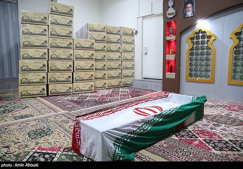 وداع با پیکر شهید سید مرتضی رضا قدیری بی سیم چی گردان کمیل