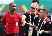 از زدن سوت پایان بازی در دقیقه 85 تا پخش اشتباه سرود و نبود اتوبوس/ جام ملت‌های آفریقا مضحکه جهان شد