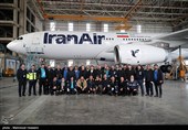 عکس یادگاری متخصصان فنی هواپیمایی جمهوری اسلامی ایران در عملیات چک A ارابه های فرود هواپیمای  ایرباس330 _A