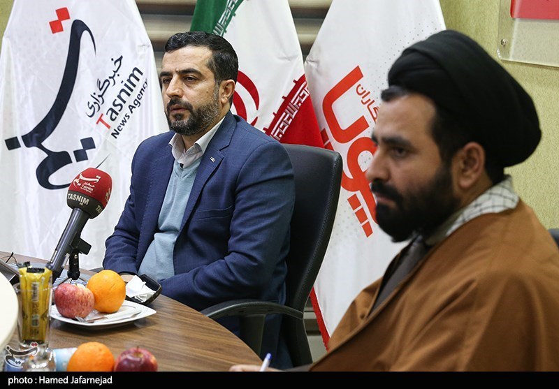 نشست بازخوانی موفقیت های اقتصادی انقلاب اسلامی با حضور محمد جواد توکلی دکترای اقتصادو هیات علمی موسسه آموزشی و پژوهشی امام خمینی (ره) و حجت الاسلام سید محمدرضا رضی مدرس قم