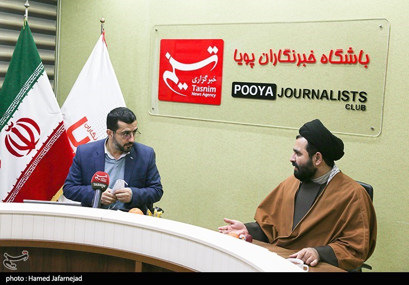 نشست بازخوانی موفقیت های اقتصادی انقلاب اسلامی با حضور محمد جواد توکلی دکترای اقتصادو هیات علمی موسسه آموزشی و پژوهشی امام خمینی (ره) و حجت الاسلام سید محمدرضا رضی مدرس قم