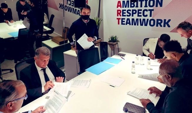 پی‌یر امریک اوبامیانگ , تیم فوتبال بارسلونا , تیم فوتبال آرسنال انگلیس , لالیگا اسپانیا , 