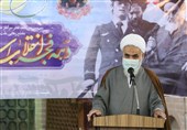 امام‌ جمعه قزوین: از تجربیات صنعت دفاعی برای رشد صنایع دیگر استفاده شود