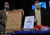 در پایان این مراسم کتاب "خطابه‌خوان‌ انقلاب" به نویسندگی یوسف سیف‌زاد به‌همراه مستند "دریای عشق" به کارگردانی جواد فیروزی رونمایی شد.