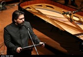 پوریا اخواص در هفتمین شب جشنواره موسیقی فجر
