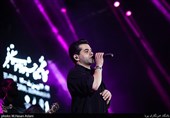 رضابهرام خواننده پاپ در شب پایانی سی و هفتمین جشنواره موسیقی فجر،سالن میلاد نمایشگاه بین‌المللی تهران