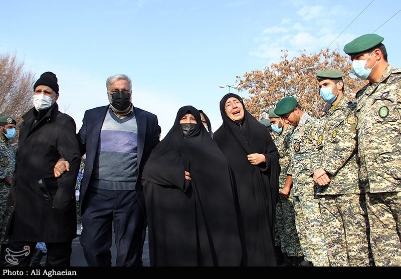 تشییع شهدای سانحه سقوط جنگنده در تبریز