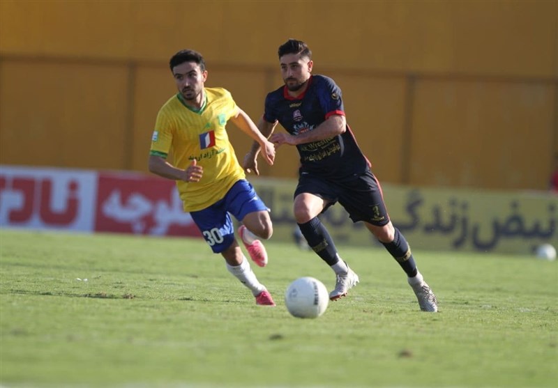 لیگ برتر فوتبال , تیم فوتبال ملوان بندرانزلی , تیم فوتبال نساجی مازندران , تیم فوتبال صنعت نفت آبادان , تیم فوتبال گل‌گهر سیرجان , تیم فوتبال پیکان تهران , تیم فوتبال سپاهان اصفهان , 