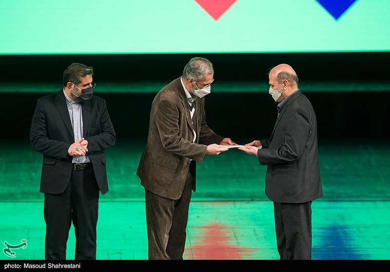 جشنواره هنرهای تجسمی فجر , وزیر ارشاد , 