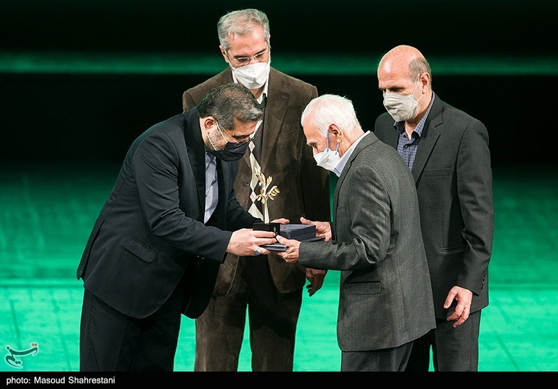 جشنواره هنرهای تجسمی فجر , وزیر ارشاد , 