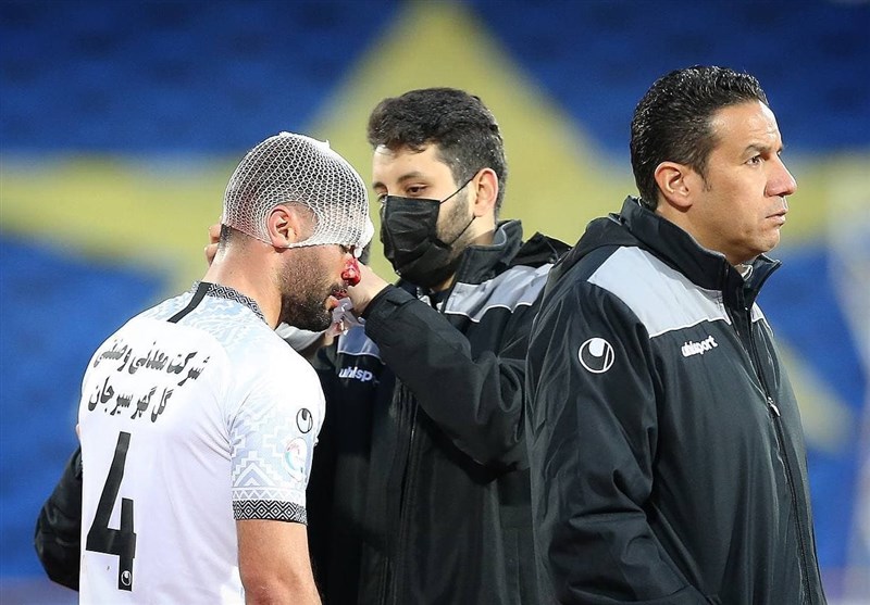 تیم فوتبال استقلال , تیم فوتبال گلگهر سیرجان ,