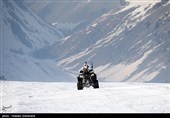 تمرین برف نوردی نیروهای تیپ ویژه صابرین با موتور چهارچرخ شنی دار ATV